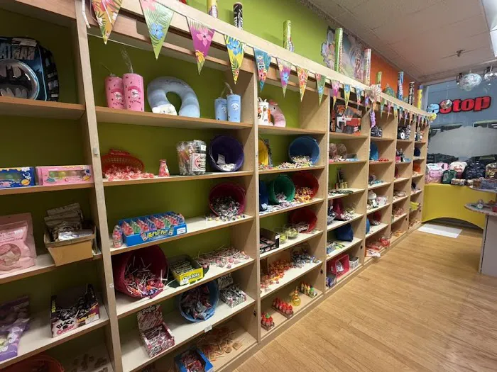 Candy Shack & More Picture 2