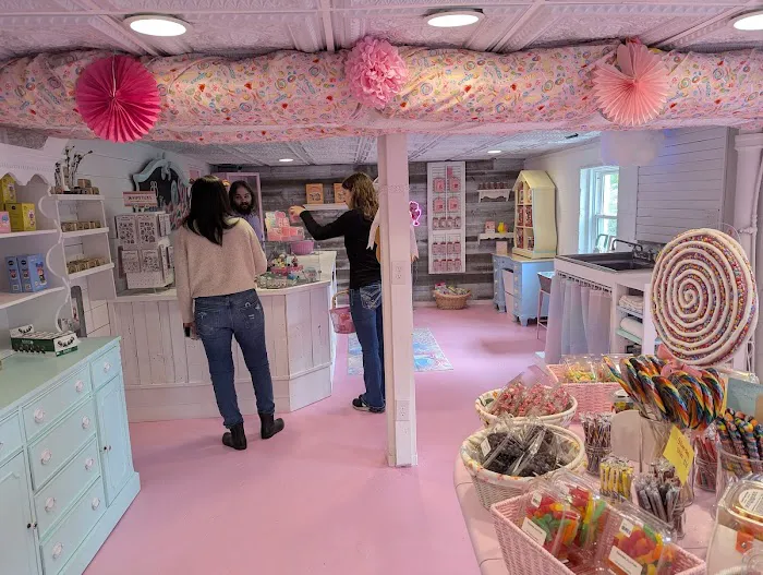 Becca B's Candy & Collectibles Picture 7