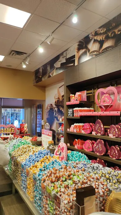 Lindt Chocolate Shop Picture 6