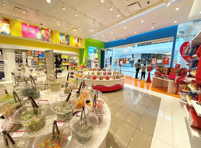 IT'SUGAR Mall of America Picture 3