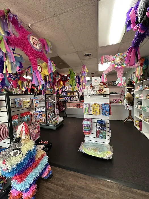 La Dulceria Piñatas y Mas Picture 9