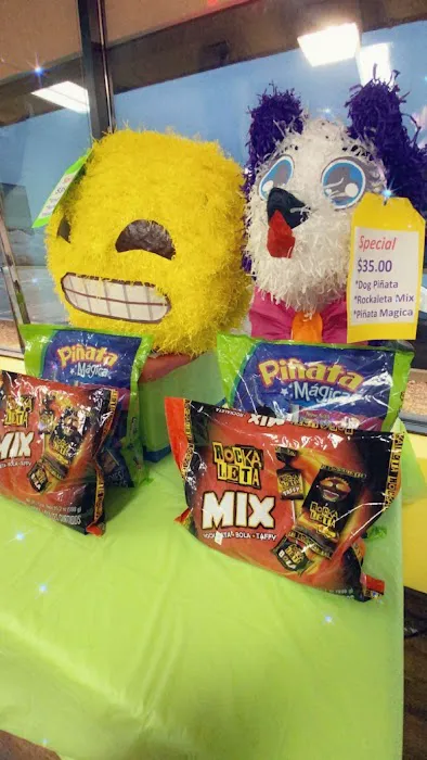 La Dulceria Piñatas y Mas Picture 8