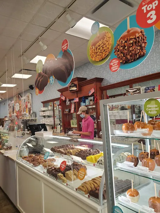 Kilwins Ice Cream - Chocolate - Fudge Picture 9