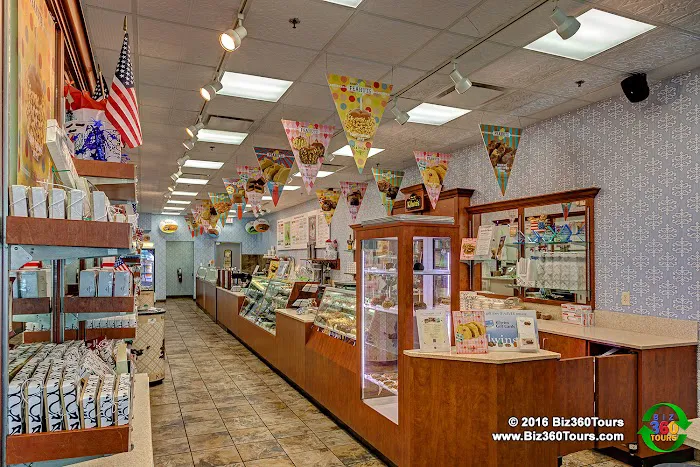 Kilwins Ice Cream - Chocolate - Fudge Picture 3
