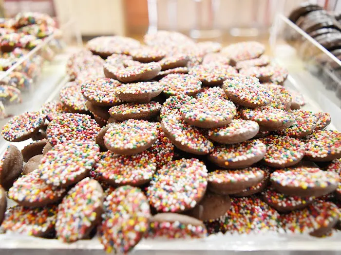 Mount Dora Confectionary Picture 3