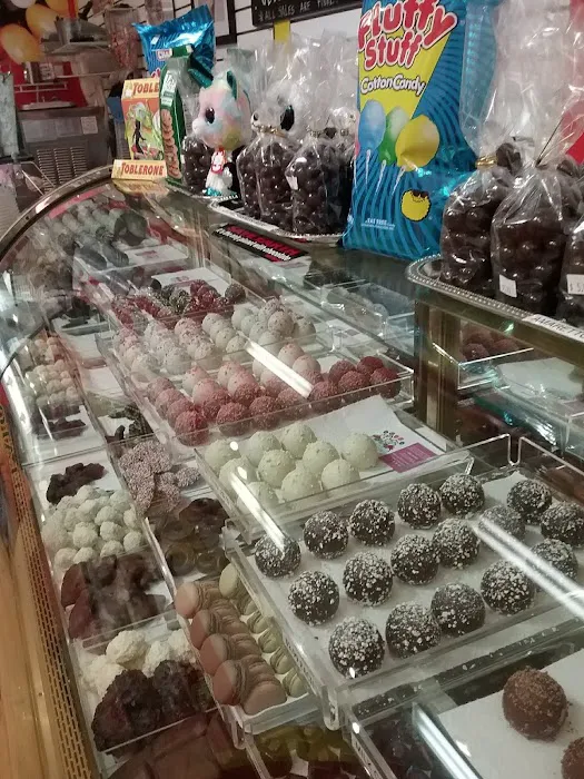 Mount Dora Confectionary Picture 8