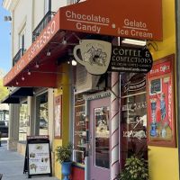 Mount Dora Confectionary ico