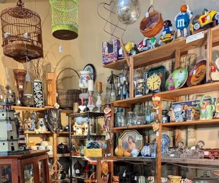 Old Town Sweets & Antiques (Parkville Trading Post)