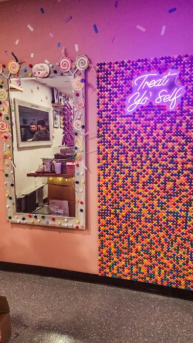 Earls Old Time Candy Shop Picture 4