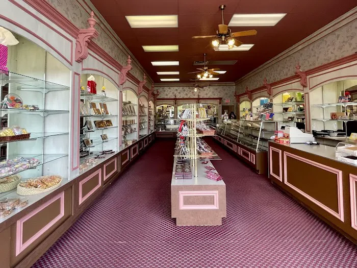 Anthony-Thomas Candy Shoppe Picture 10