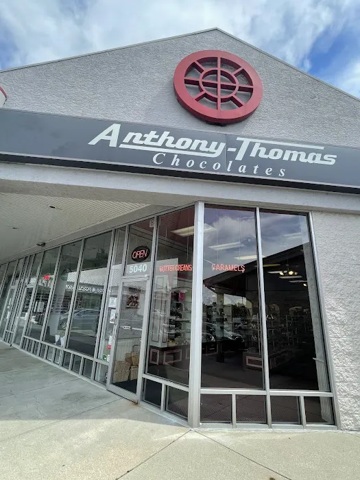 Anthony-Thomas Candy Shoppe Picture 8