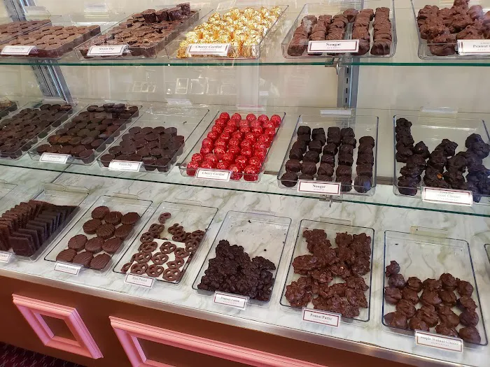 Anthony-Thomas Candy Shoppe Picture 2