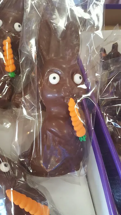 Anthony-Thomas Candy Shoppe Picture 9
