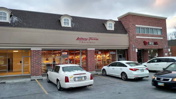 Anthony-Thomas Candy Shoppe Picture 6