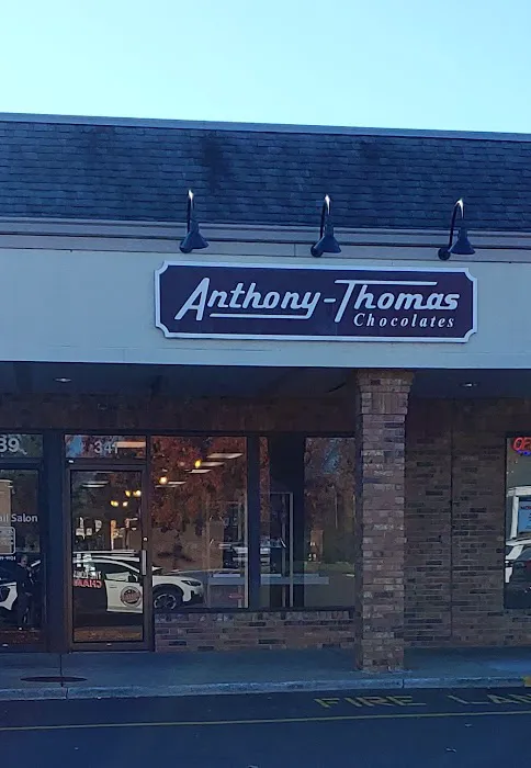 Anthony-Thomas Retail Shoppe Picture 4