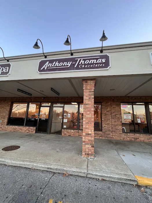 Anthony-Thomas Retail Shoppe Picture 5