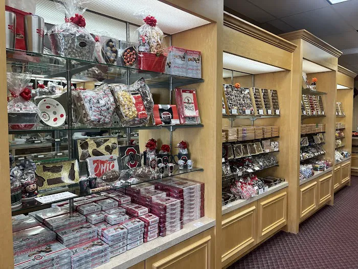 Anthony-Thomas Candy Shoppe Picture 2