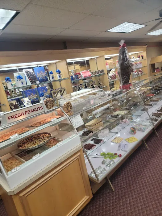 Anthony-Thomas Candy Shoppe Picture 3
