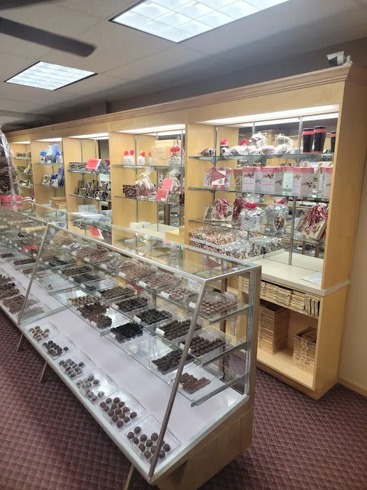 Anthony-Thomas Candy Shoppe Picture 7