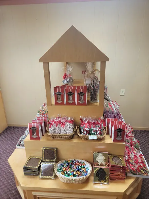 Anthony-Thomas Candy Shoppe Picture 9