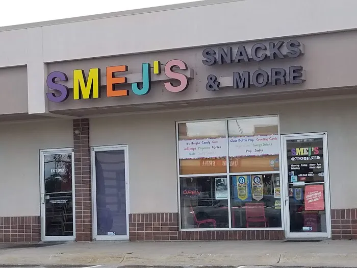 SMEJ'S SNACKS & MORE Picture 6