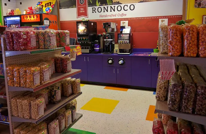 SMEJ'S SNACKS & MORE Picture 2