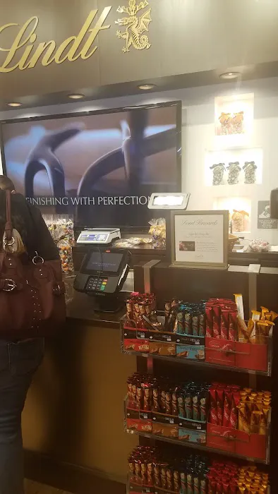 Lindt Chocolate Shop Picture 2