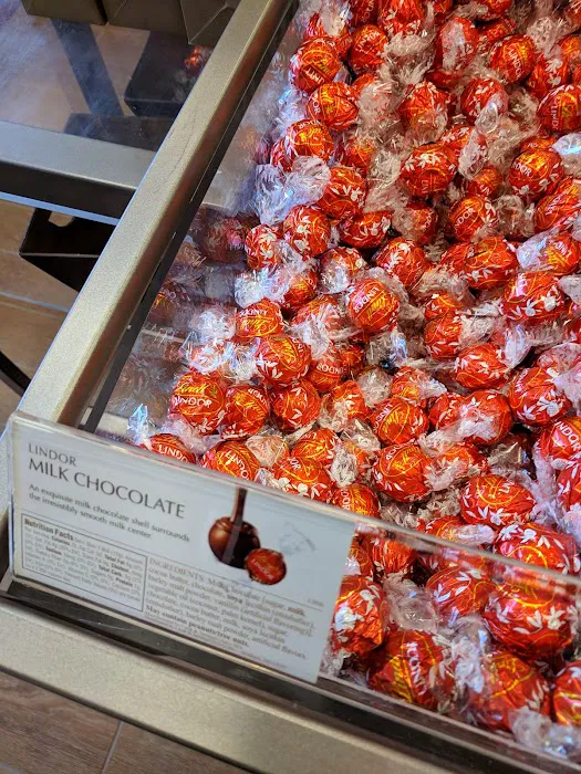 Lindt Chocolate Shop Picture 6