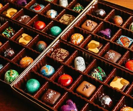 The Chocolate Season • Chocolaterie & Coffee Shop