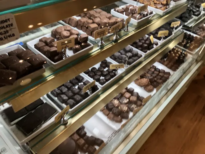 Sully's Sweet Shop Twelve Oaks Picture 2