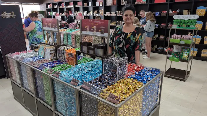 Lindt Chocolate Shop Picture 8