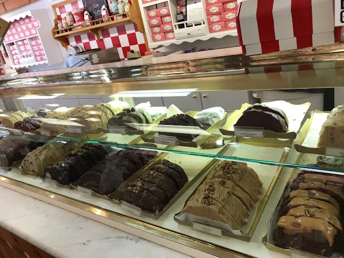 Frankenmuth Fudge Kitchen Picture 5