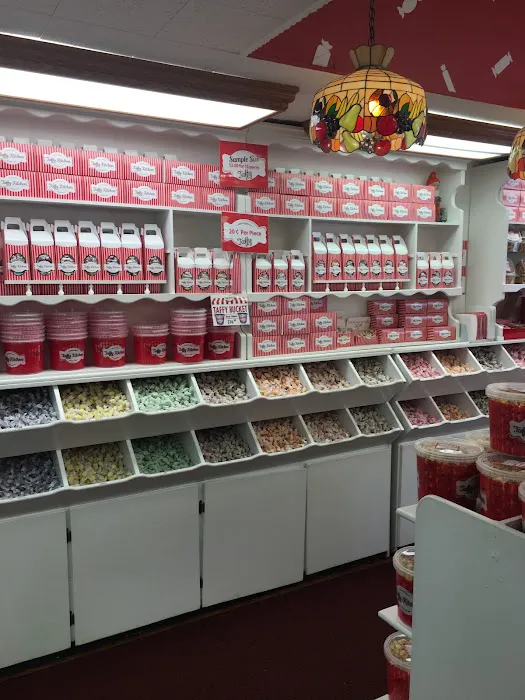 Frankenmuth Taffy Kitchen Picture 1