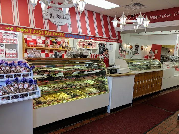 Frankenmuth Taffy Kitchen Picture 10