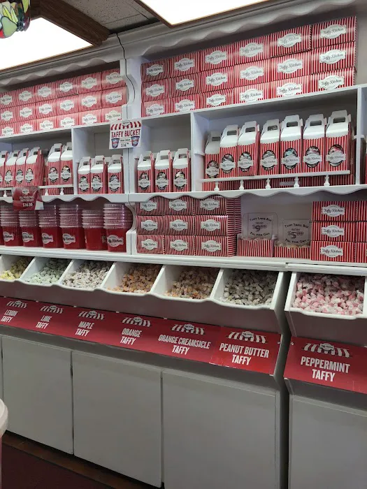 Frankenmuth Taffy Kitchen Picture 5