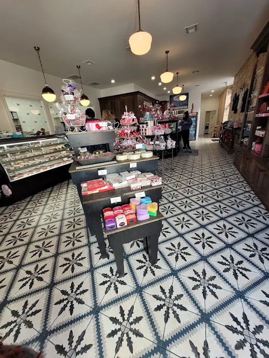 Bluebird Candy Co Picture 5