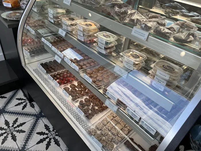 Bluebird Candy Co Picture 9