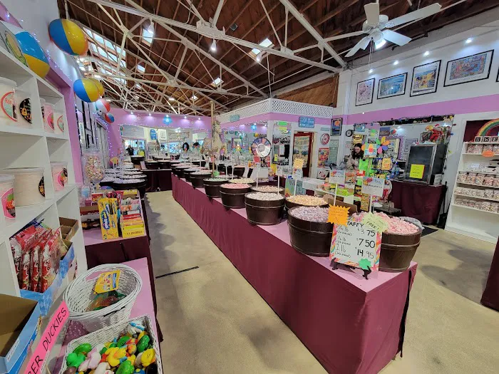 Capitola Candy Company Picture 10