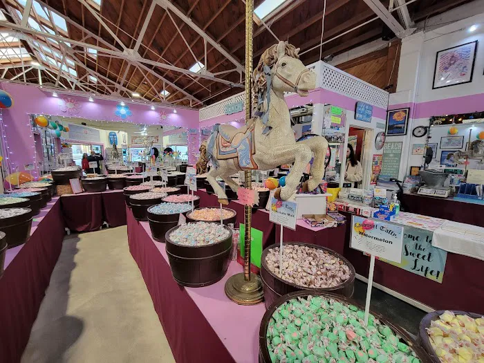 Capitola Candy Company Picture 6