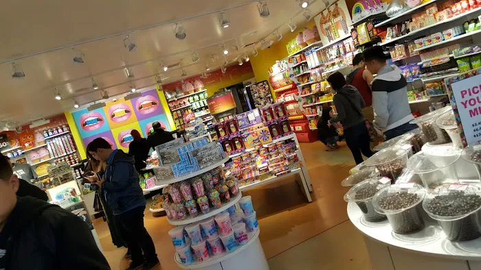 Candy Row Picture 4