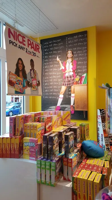 Candy Row Picture 7