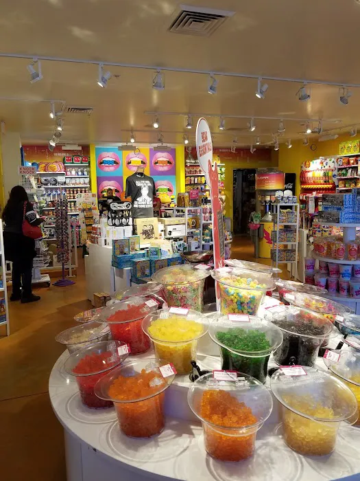 IT'SUGAR Cannery Row Picture 2
