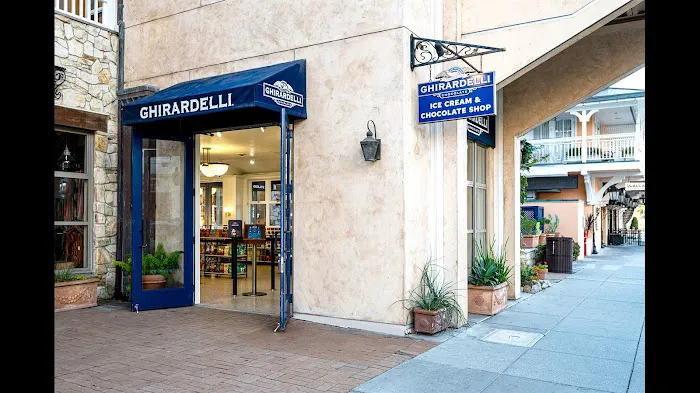 Ghirardelli Ice Cream & Chocolate Shop Picture 1