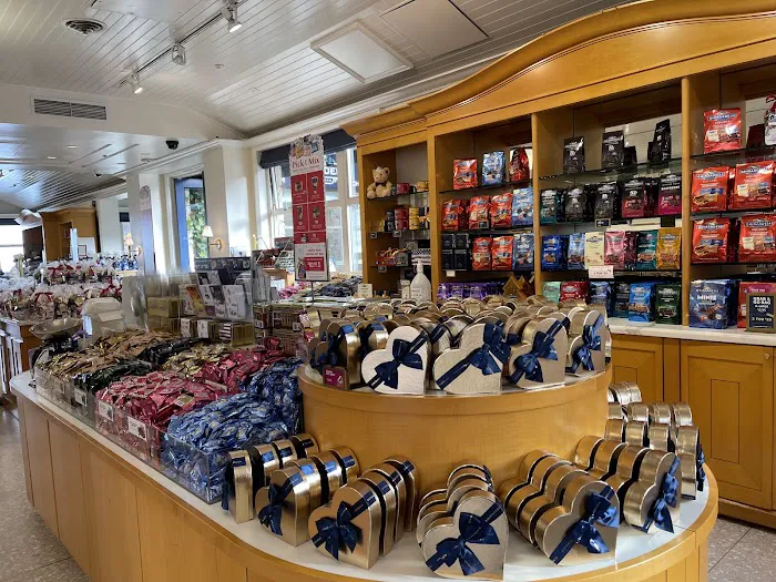 Ghirardelli Ice Cream & Chocolate Shop Picture 9