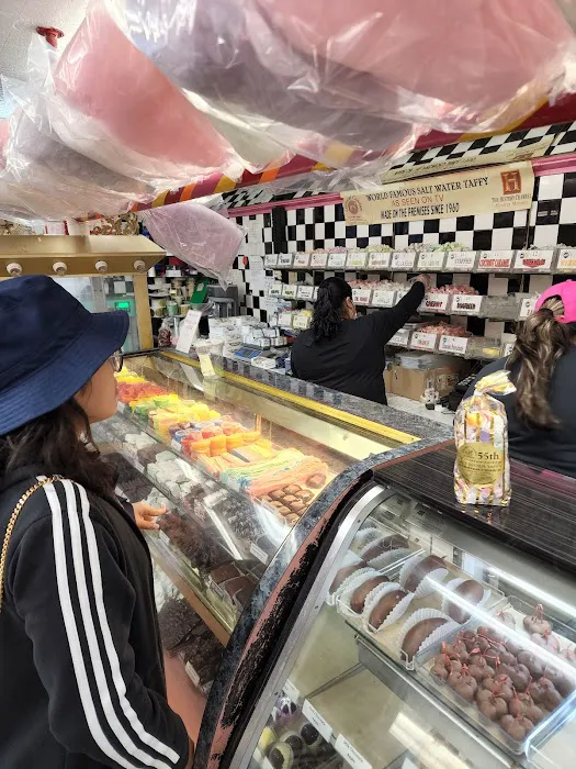 Carousel Candies Picture 3