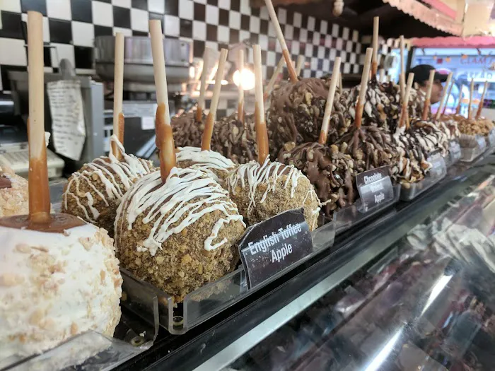 Carousel Candies Picture 8