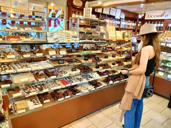 Cottage of Sweets Picture 8