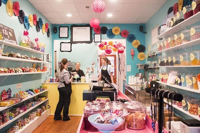 Top Candy Shops for Unique Gifts in the U.S.: Sweet Ideas for Every Occasion