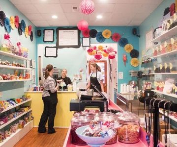 Top Candy Shops for Unique Gifts in the U.S.: Sweet Ideas for Every Occasion