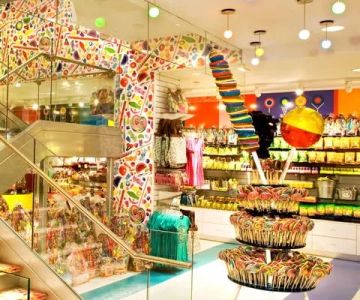 Top Candy Shops for Tourists in New York – Best Sweets and Treats
